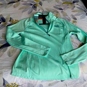 North Face top size small